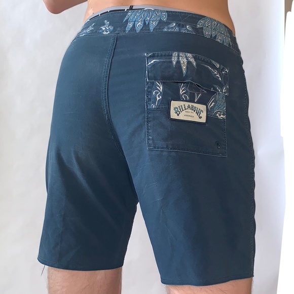 Billabonic Swim Shorts - Picture 2 of 6